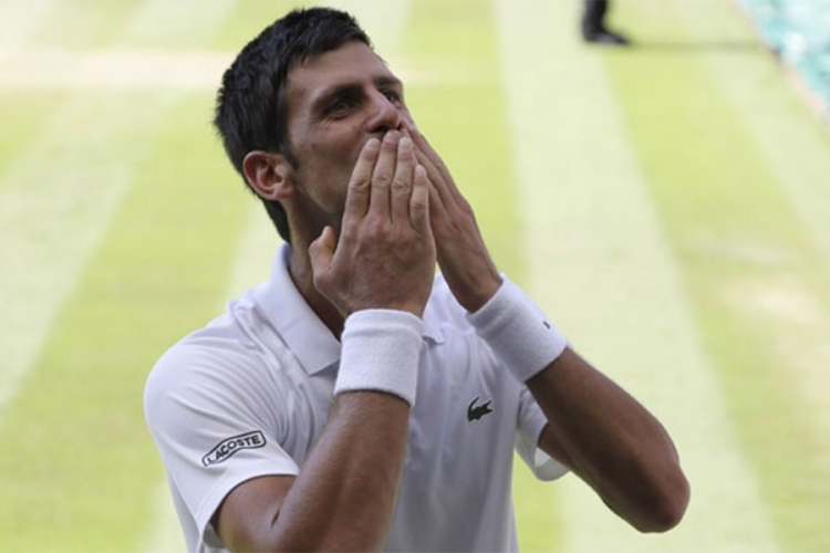 Novak poslije podizanja trofeja: Stefane, volim te najviše
