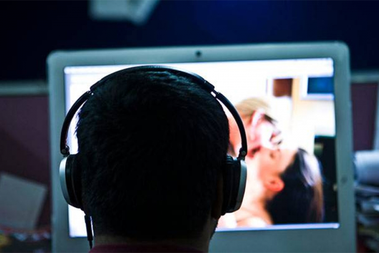 Opštinski činovnici gledali porno sajtove na poslu