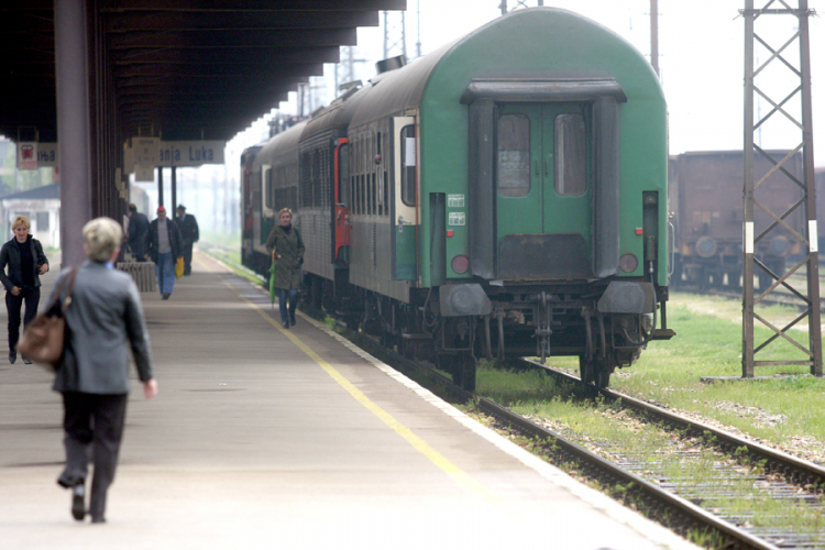 Šest sindikata "Željeznica RS" traži veće plate