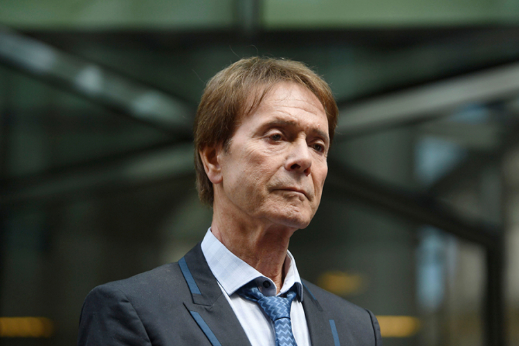 Klif Ričard dobio odštetu od BBC-ija