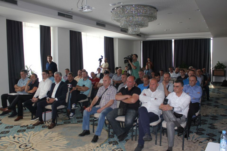 Umičević traži odgađanje sjednice, Zahirović najavio ostavku