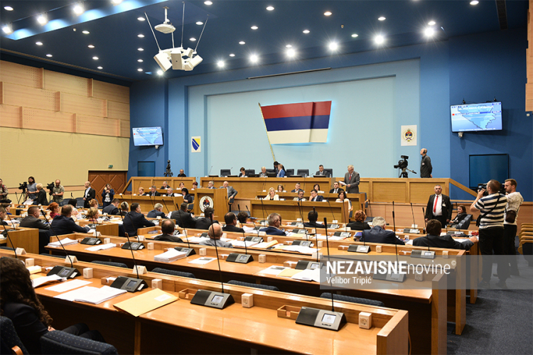 Izvještaj o Srebrenici podijelio partije u RS