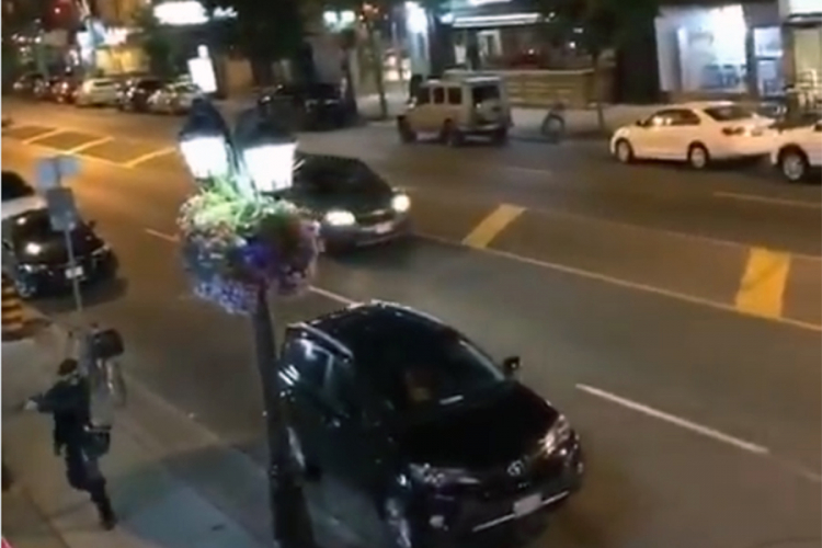 U pucnjavi dvoje ubijeno, 14 ranjeno, djevojčica kritično