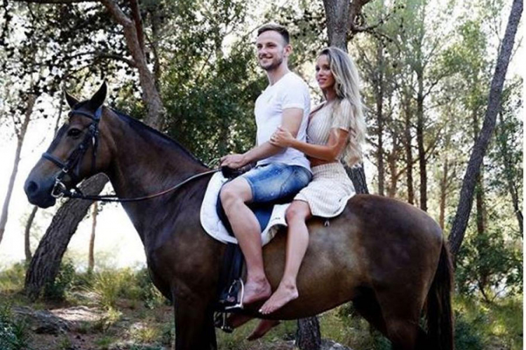 Supruga hrvatskog asa pokazala tetovažu na guzi
