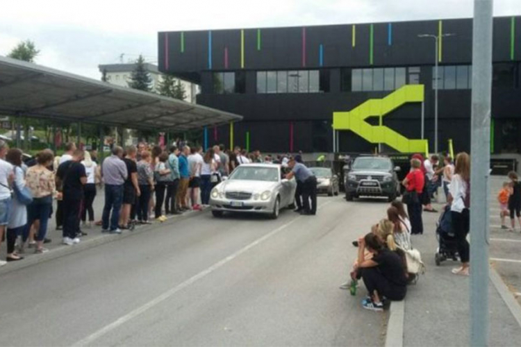 MUP još traži 15 kg eksploziva u "Bingo city center-u"