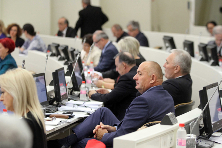 Upitna većina za prolazak zakona o osiguranju depozita u Predstavničkom domu