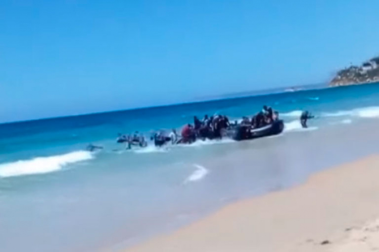 Migranti iznenadili kupače na plaži na Tenerifima
