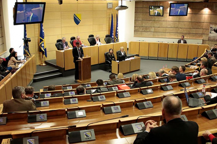 Klub Srba u Parlamentu FBiH ne može pokrenuti vitalni interes na dogovor SDA, HDZ-a i DF-a