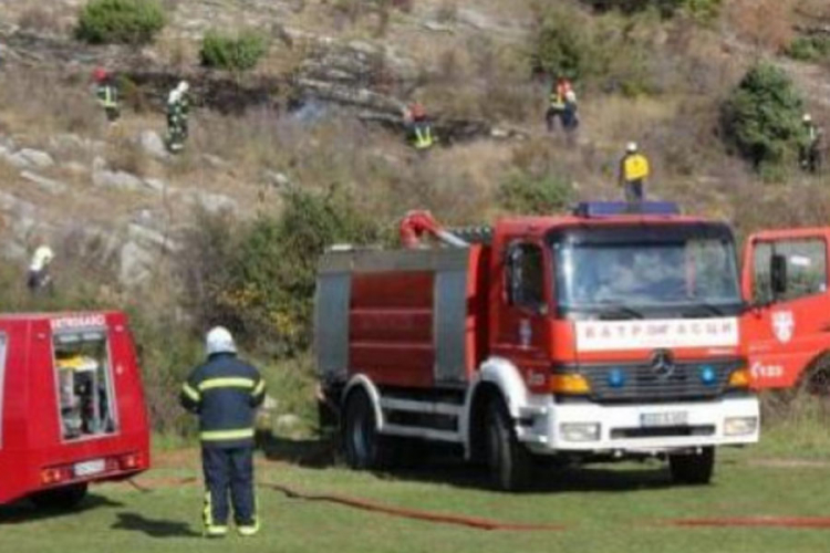Požar kod Klobuka pod kontrolom