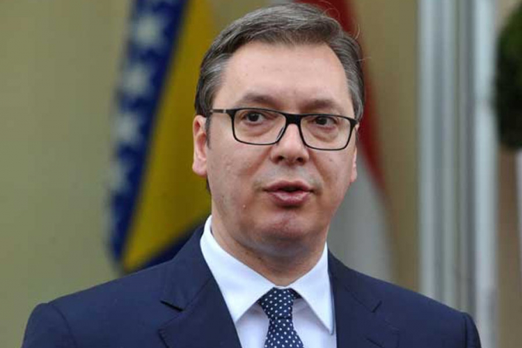 Vučić: U vojsku će biti uloženo više od milijardu evra