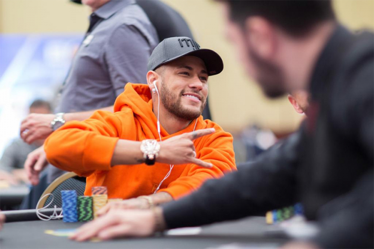 Ako propadne u fudbalu, Nejmar može da se bavi pokerom
