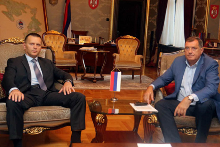 Dodik i Lukač o formiranju republičkog koordinacionog tijela za praćenje migranata u RS