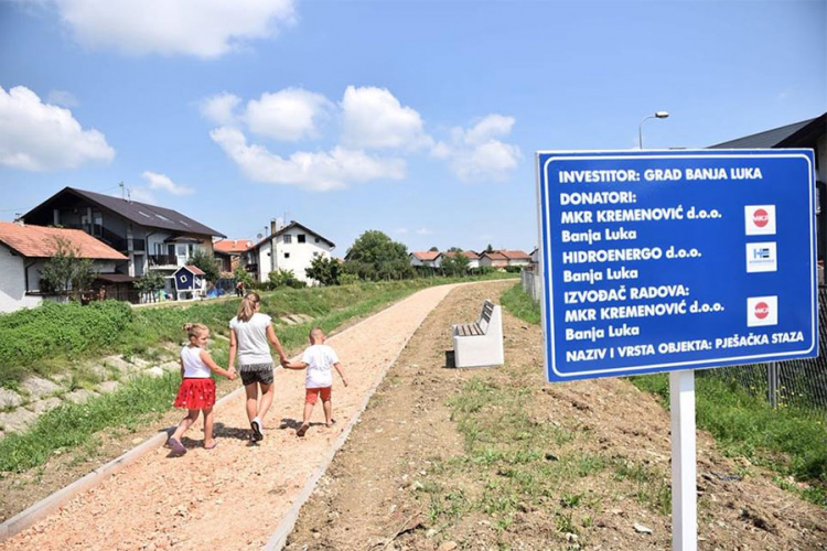Mještani Derviša dobili pješačku stazu
