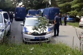 Snimak privođenja 28 navijača "Torcide" koji su divljali po Srbiji