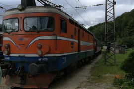 Zbog kvara putnici bez hrane i vode pet časova čekali drugi voz