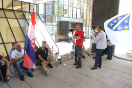 Potukli se bivši borci i građani