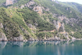 Nesreća na Pivskom jezeru, jedna žena se utopila, za drugom se traga