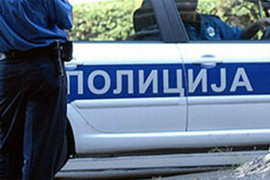 Tinejdžerka djevojčicu na groblju tukla, skinula golu, snimila i ...