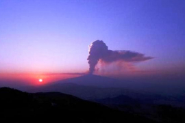 Etna se ponovo "probudila", izbacuje lavu i pepeo