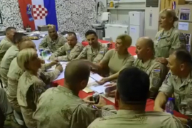 Kolinda zapjevala s vojnicima u Avganistanu