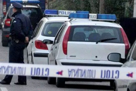 Mladić autom udario dva policajca