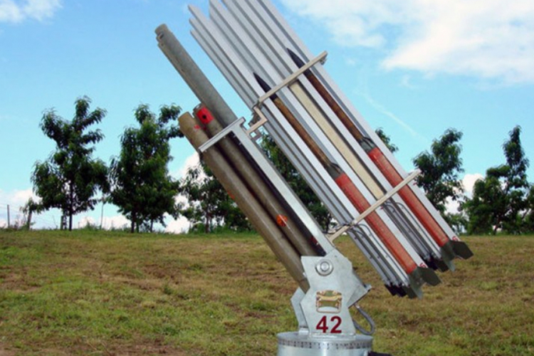 Ispaljeno šest raketa na području Dervente