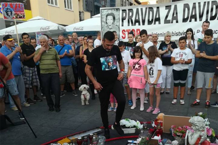 Građani i večeras traže istinu sa Trga Krajine