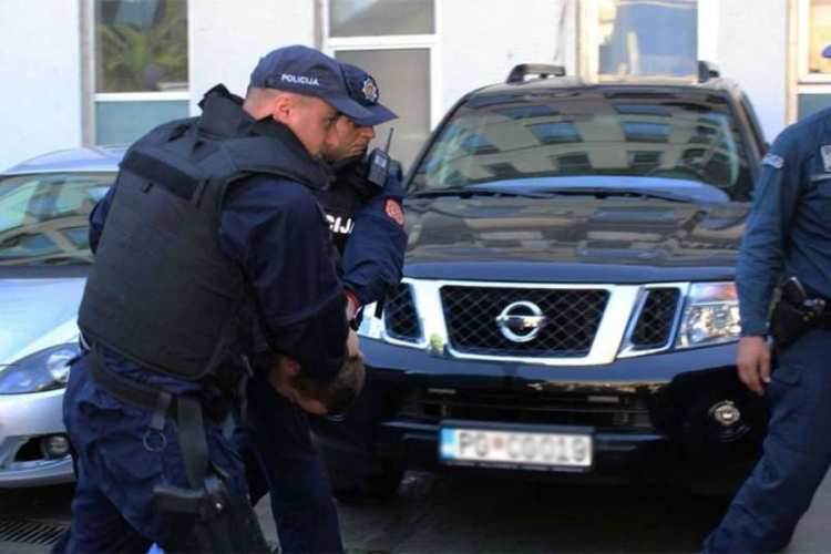 Cetinjanin preživio rafal iz automobila