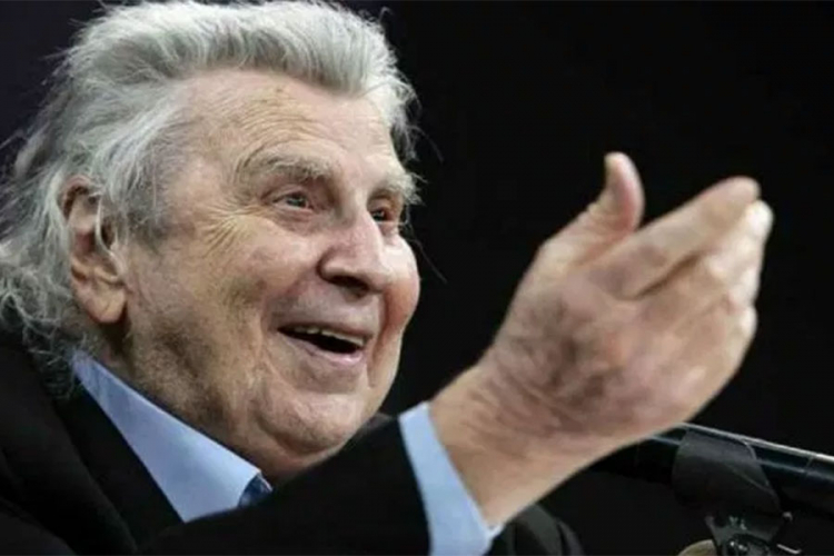 Mikis Teodorakis u bolnici