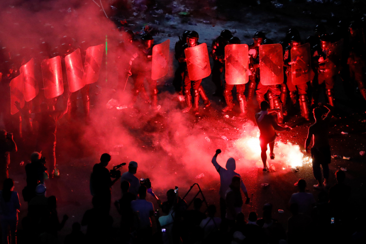 Više od 100 povrijeđenih na protestima u Bukureštu