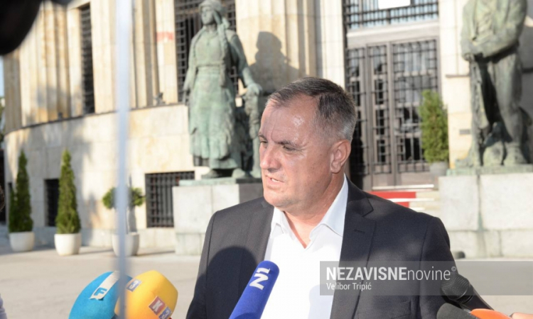 Višković: Vrijeme da se sazna istina o srpskim žrtvama u Srebrenici
