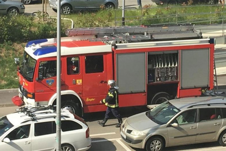 Buknuo požar u skladištu jabuka kod Popovače