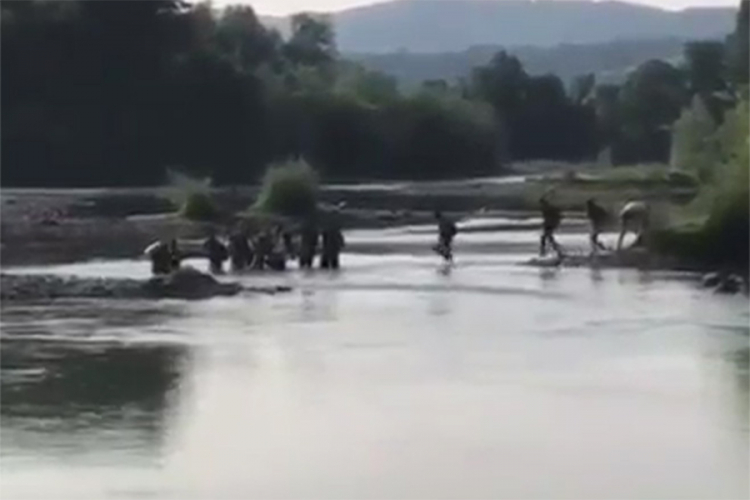 Migranti vraćeni u Srbiju