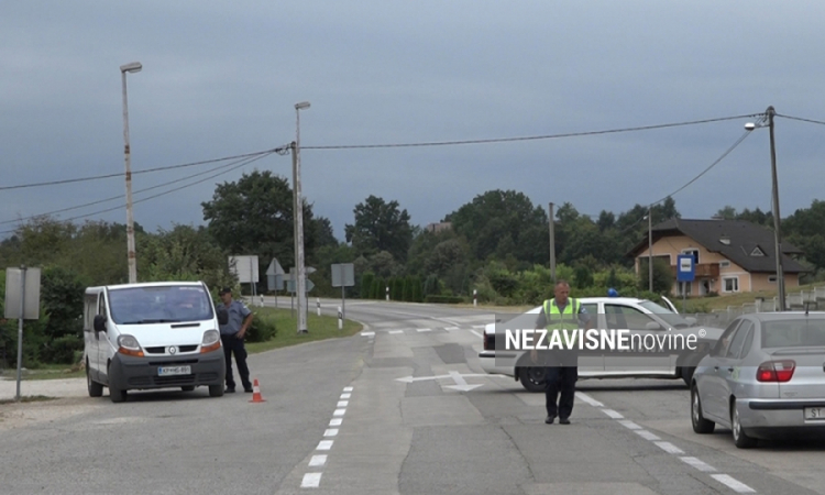 Audi sletio u kanjon Sanice, poginuo mladić, dvoje povrijeđeno