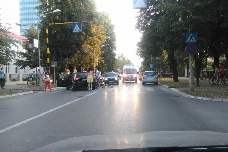 Biciklista povrijeđen u udesu kod Prirodno-matematičkog fakulteta