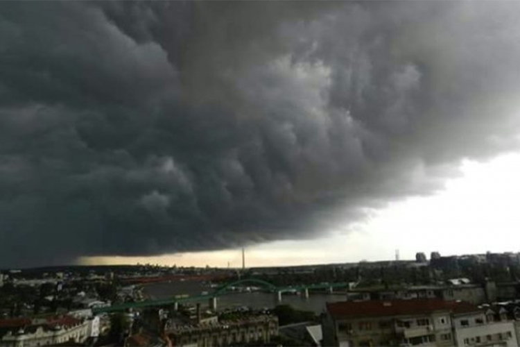 Proglašena vanredna situacija u Priboju zbog nevremena