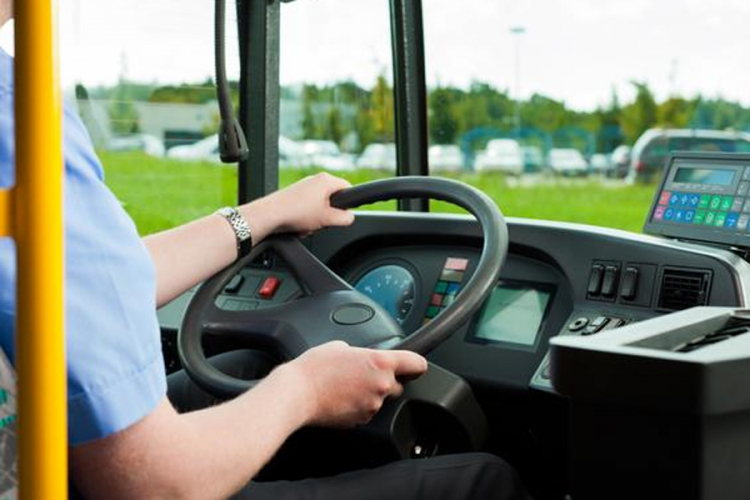 Vozač autobusa umro za volanom