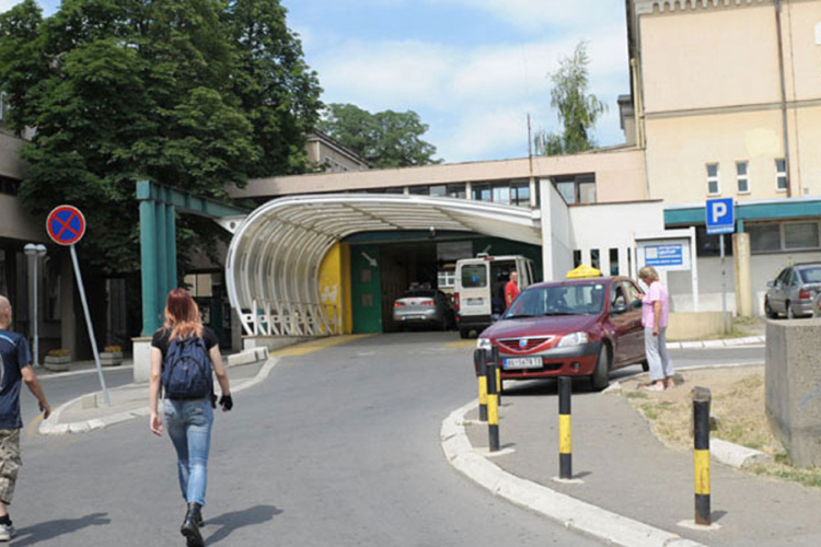 Dječak koji je sinoć povrijeđen u Bijeljini prebačen za Beograd