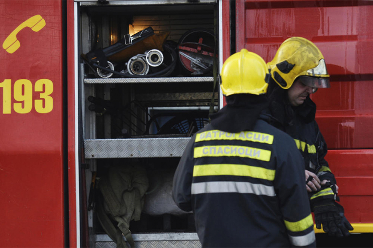 Bager zakačio cijev gasovoda, eksplozija u Železniku