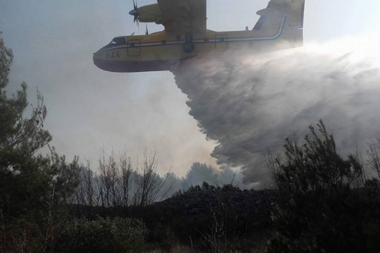 Požar kod Šibenika, angažovane vazdušne snage