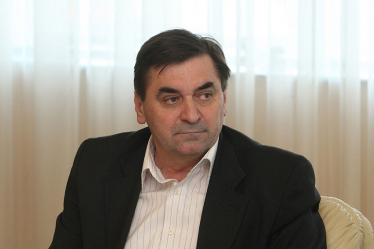 Ko će naslijediti Obrena Petrovića?
