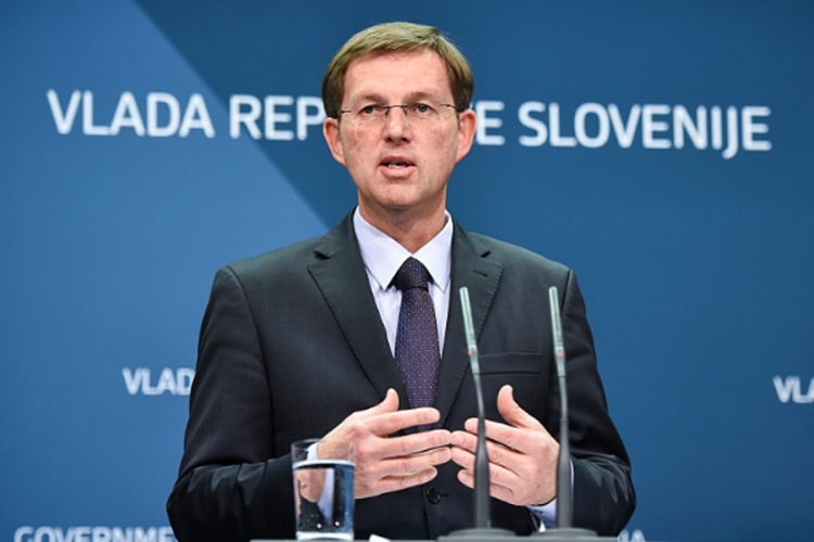 Cerar sa pozicije premijera ide na mjesto šefa diplomatije