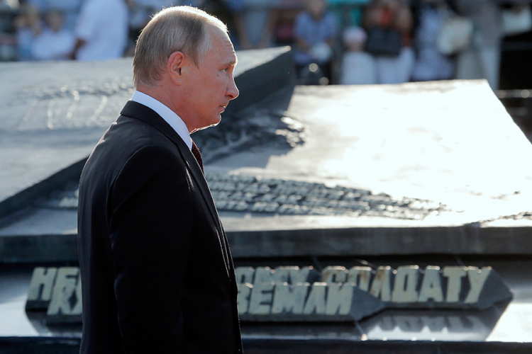 Putin položio vijenac na grob neznanog vojnika