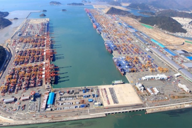 Južna Koreja zadržala ruski tanker u Busanu