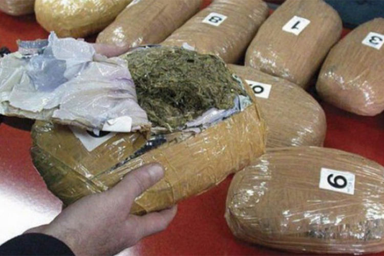 Austrijanac pokušao u Hrvatsku prokrijumčariti više od 61 kilogram marihuane