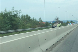 Udes na ulazu u Banjaluku, auto na krovu