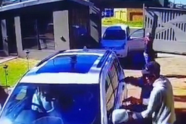 Hrabra baka se odbranila od pljačkaša, snimak oduševio svijet
