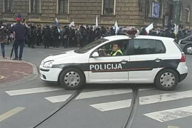 Dva borca uhapšena, povrijeđeni i policajci