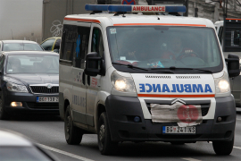 Tinejdžer isječen nožem ispred škole