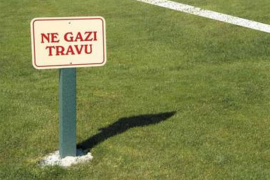 Vic dana: Kazna za hodanje po travi